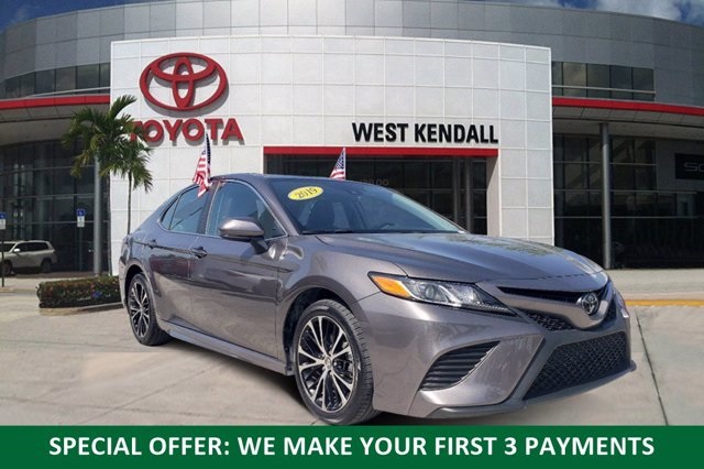 Used 2019 Toyota Camry SE Gray | Miami, FL