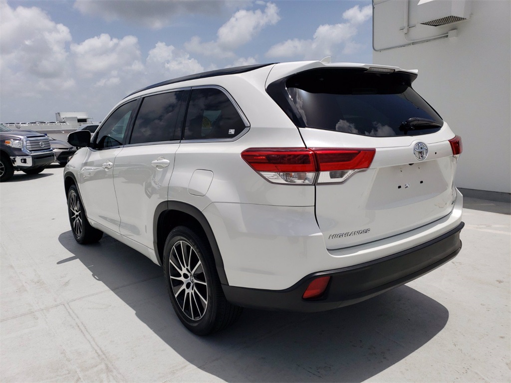 Used 2018 Toyota Highlander SE White | Miami, FL